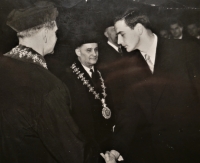 Pamětník studoval elektrotechniku na Vysoké škole strojní a elektrotechnické v Plzni, promoval v roce 1959