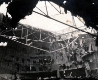 Následky bombardování Zlína - Velké kino, 1944