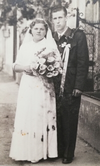 Anděla Fialová a František Válka, svatba v roce 1956
