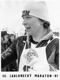 Alena Bartošová na Jabloneckém maratonu v roce 1981