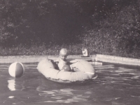Bazén ve vile Stiassni, syn pamětníka Lubomír, 1961