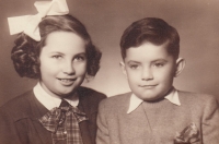 Blanka Slunečková s bratrem Jaroslavem, 1955