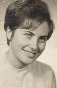 Blanka Slunečková, maturitní tablo, 1967