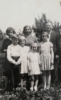 Brother Franz, his wife Filomena, daughter with a Soviet soldier, and their children in the front, 1959