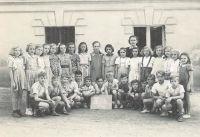 Školní fotografie ze čtvrté třídy, 1948