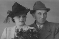 Parents of the witness Věra Pazderníková and Jaroslav Skála, wedding photo, 21 September 1940