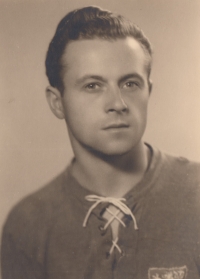 Bratranec Hany Páníkové (p. Valdhans) ve fotbalovém dresu