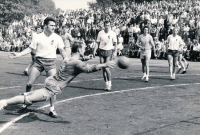 Jindřich Krepindl při střelbě v dresu Škody Plzeň v roce 1971