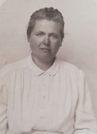 Maminka Marie Fiala srpen 1955, 4 měsíce před smrtí