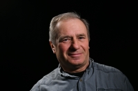 Pamětník Jiří Maršík ve studiu Paměti národa v roce 2023