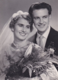 Novomanželé Hluštíkovi, 1959