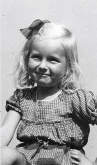 Eva Novotná, Pardubice, 1943