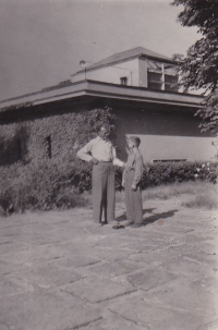 In front of Villa Stiassni. Father with grandson from daughter Ruzena, 1960