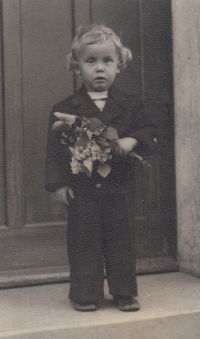 Jaroslav Jung as a three years old, Slané v Kladsku, 1949