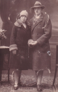 Rodiče pamětníka Ferdinand a Aloisie Hluštíkovi, cca 1930
