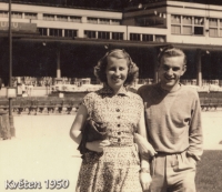 Rodiče Irena a Lubor Linhartovi v Luhačovicích, 1950