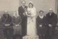 Svatba rodičů v Arnoštovicích, 1943
