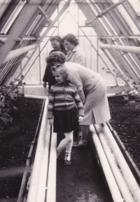 In the greenhouse of Villa Stiassni, 1959