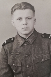 Brother of the witness Wenzel Fiala, who fell during the Battle of Kursk