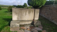 Hrob prvního padlého vojáka ve 2. světové válce z Frýdlantu na frýdlantském hřbitově