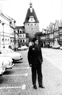 Verner Lička během vojenské služby, domažlické náměstí, 1974
