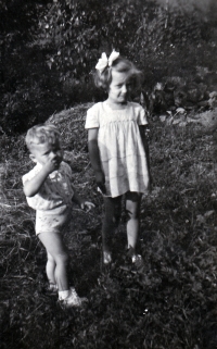 Verner Lička se sestrou Janou, Hlučín, 1956