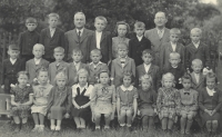 Polish School in Třinec, Edita Krystýnková sits in the bottom row, second from the left