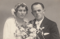 Jaroslav Jung's parents; Justýna Jungová, née Kaválková, Slané v Kladsku, 1933 

