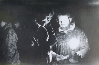 Pamětnice během sametové revoluce ve Veselí nad Moravou, v pozadí manžel Lubomír Reichsfeld