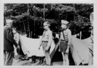 Jiří Rak (vpravo), Hněvkovice, 1970 