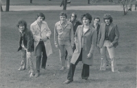 Ondřej Šteffl (první zleva) s přáteli, 70. léta 20. století