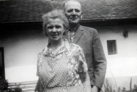 Rodiče Oldřich a Božena Uliční, Pravčice 1983