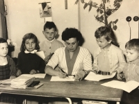 Olga Mastníková at school