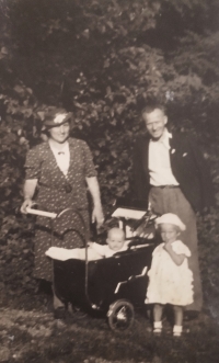 Dýbl family, 1939