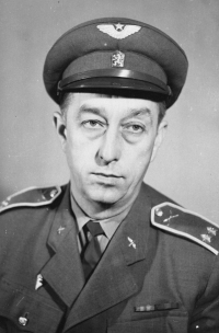 Father rose to the rank of lieutenant colonel in the army, he served in a reconnaissance aviation regiment, photo from the 1960s