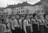 Pamětník (druhý zleva v první řadě) na prvomájovém průvodu v Dobrovici, 1968