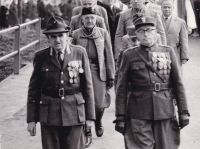 Pozvaní legionáři účastnící se průvodu k slavnostnímu odhalení pomníku TGM, 28. října 1968