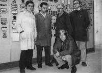 Václav Krajník (zcela vlevo) v mladoboleslavské automobilce zajišťoval provoz teplárny 
