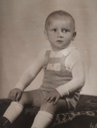 Bratr pamětnice Alois Dýbl, 1947