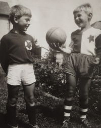 Zdeněk a Milan Podhájští, synové sestry pamětnice Ireny