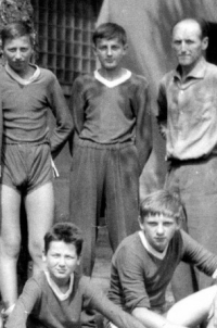 Vlastimír Lenert (nahoře uprostřed) v roce 1965