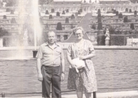 Anděla Plačková s manželem Jaromírem v Postupimi v roce 1980
