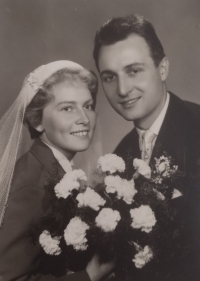 Svatba Květuše a Josefa Dostálových, 1960
