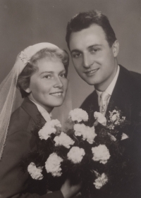 Svatba Květuše a Josefa Dostálových, 1960