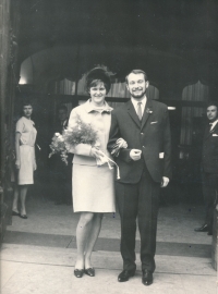 Svatba s manželem Václavem Hrabákem, 1966