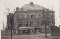 Lidový dům Plzeň Karlov, 30.léta, holičství