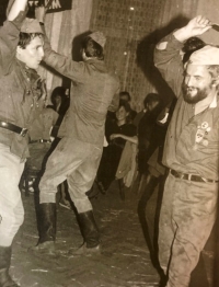 Z obnovené tradice „důstojnických večírků“