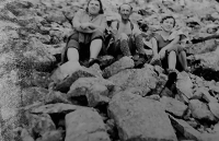 Ingrid Augstenová (vpravo) na horách s horolezcem Gustavem Ginzelem