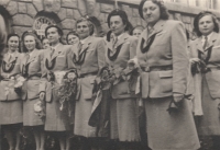 Sokolský průvod 1948 (teta Olgy Vychodilové Marie Jenčková v první řadě druhá zprava)