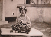 Susanne Stiassni ve vile v roce 1932